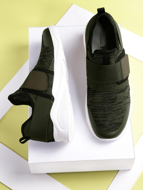 

HRX by Hrithik Roshan Men Olive Green Flash Knit Socks Shoe