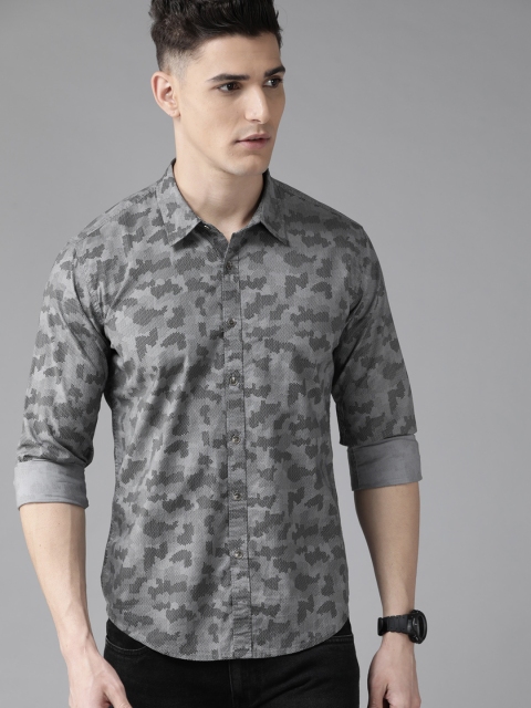 

BEAT LONDON by PEPE JEANS Men Grey Slim Fit Printed Pure Cotton Shirt