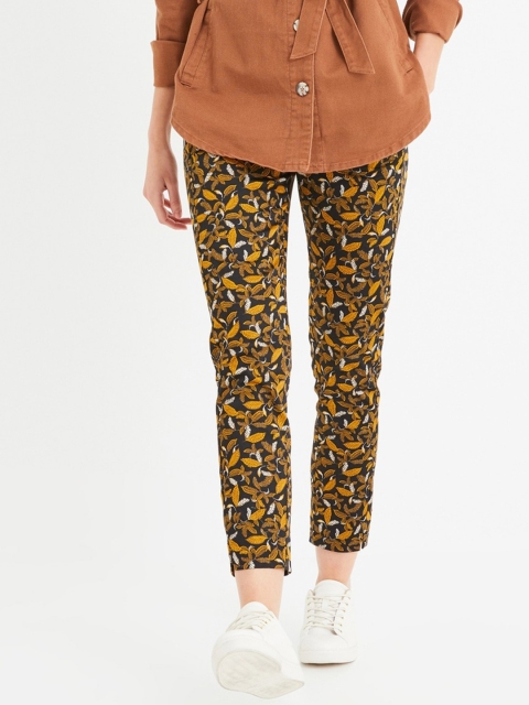 

promod Women Black & Mustard Yellow Regular Fit Floral Printed Cropped Regular Trousers