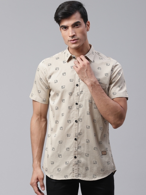 

DENNISON Men Beige & Black Comfort Slim Fit Conversational Print Casual Shirt