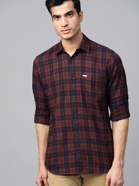 

DENNISON Men Maroon & Navy Blue Smart Slim Fit Checked Casual Shirt