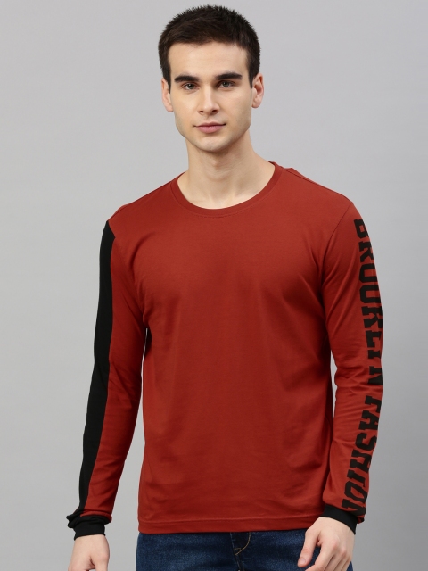 

HERE&NOW Men Rust Red Solid Round Neck T-shirt With Printed Sleeves