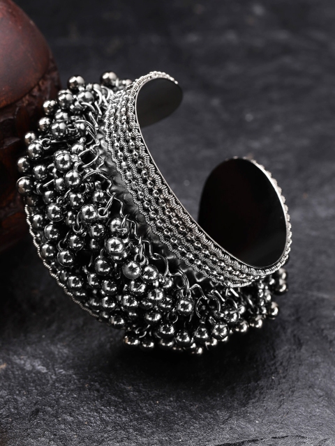 

Priyaasi Women Gunmetal-Toned Silver-Plated Handcrafted Cuff Bracelet, Metallic
