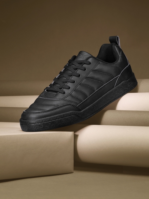 

HRX by Hrithik Roshan Men Black Skate Street Sneaker