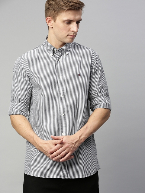 

Tommy Hilfiger Men Navy Blue & White Regular Fit Striped Casual Shirt