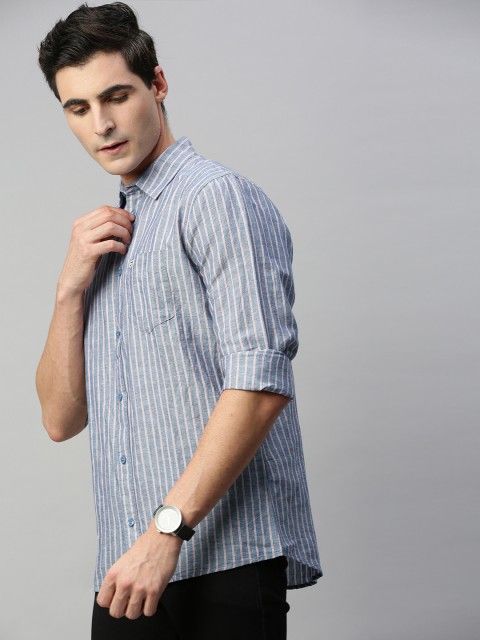 

Tommy Hilfiger Men Navy Blue & Red Regular Fit Striped Casual Shirt