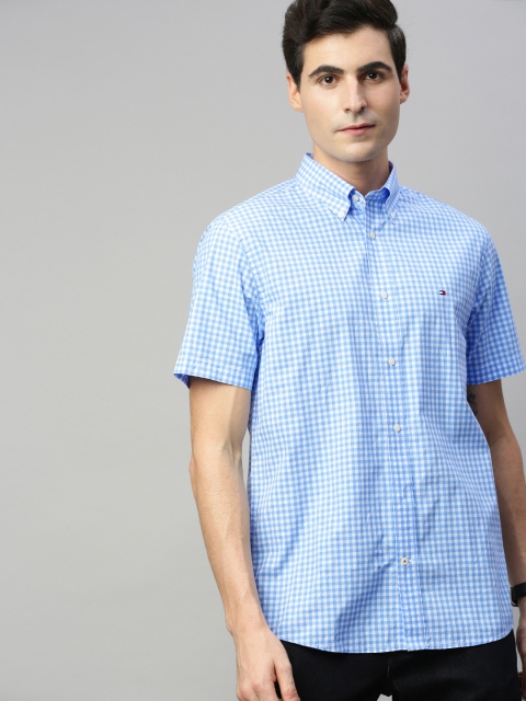 

Tommy Hilfiger Men Blue & White Regular Fit Checked Casual Shirt