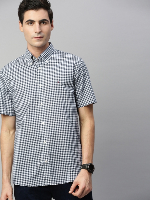 

Tommy Hilfiger Men Navy Blue & White Regular Fit Checked Casual Shirt