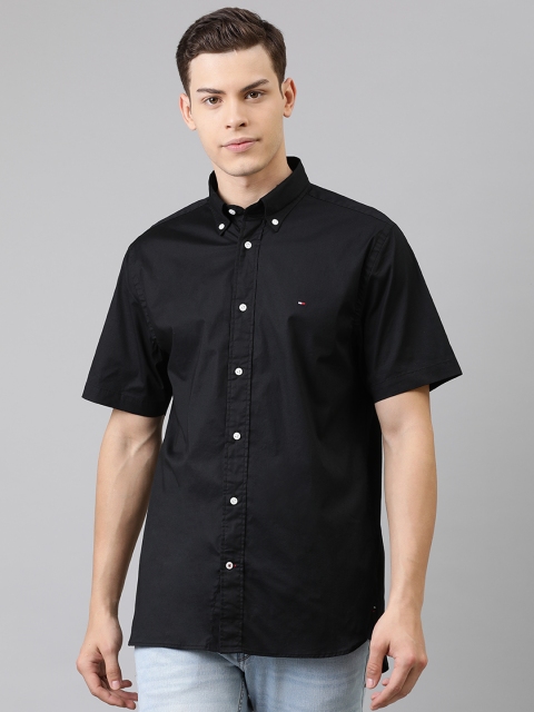 

Tommy Hilfiger Men Black Regular Fit Solid Casual Shirt