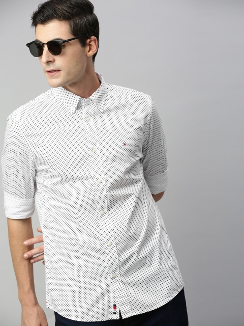 

Tommy Hilfiger Men White & Navy Blue Regular Fit Printed Casual Shirt