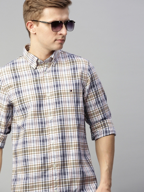 

Tommy Hilfiger Men Navy Blue & Khaki Slim Fit Checked Casual Shirt