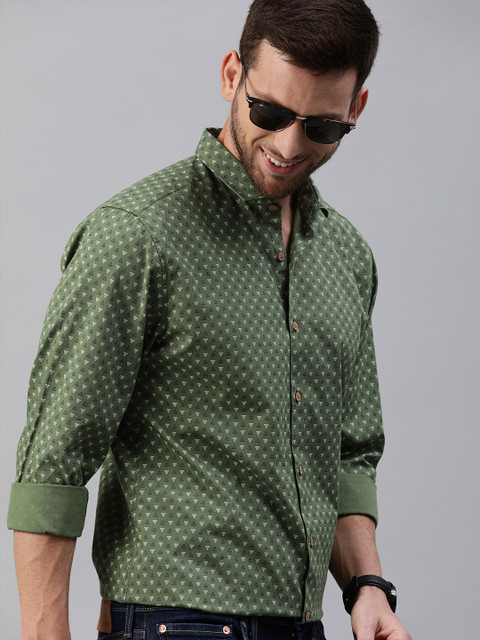 

Mast & Harbour Men Olive Green & White Regular Fit Printed Casual Shirt