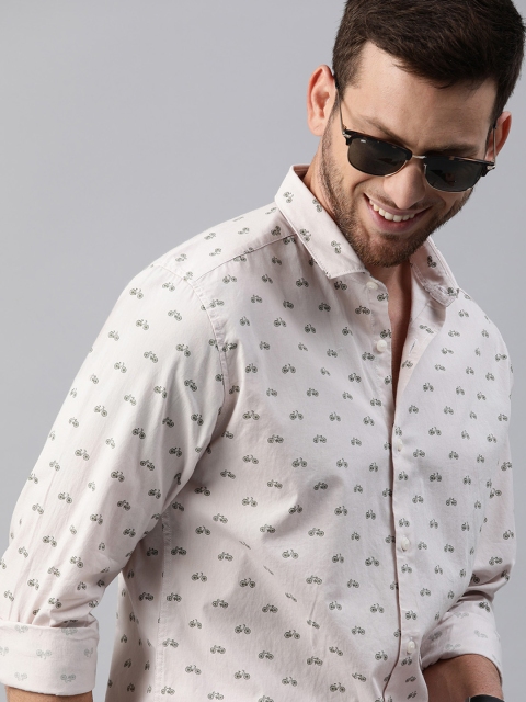 

Mast & Harbour Men Peach-Coloured & Black Regular Fit Printed Casual Shirt