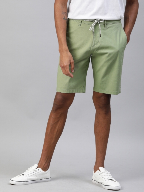 

Mast & Harbour Men Green Solid Regular Fit Regular Shorts