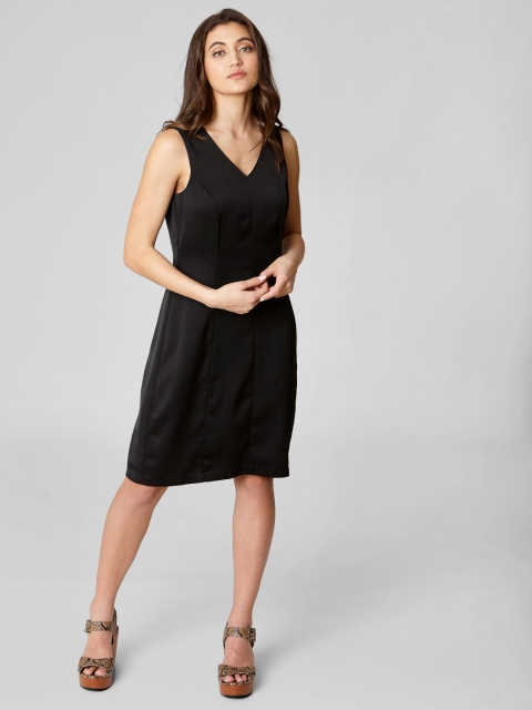 

Vero Moda Women Black Solid Panelled Sheath Dress