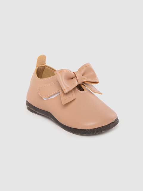 

Hoppipola Girls Peach-Coloured Casual Shoes