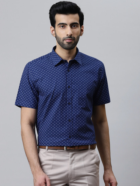

Blackberrys Men Blue & Off-White Slim Fit Printed Semiformal Shirt