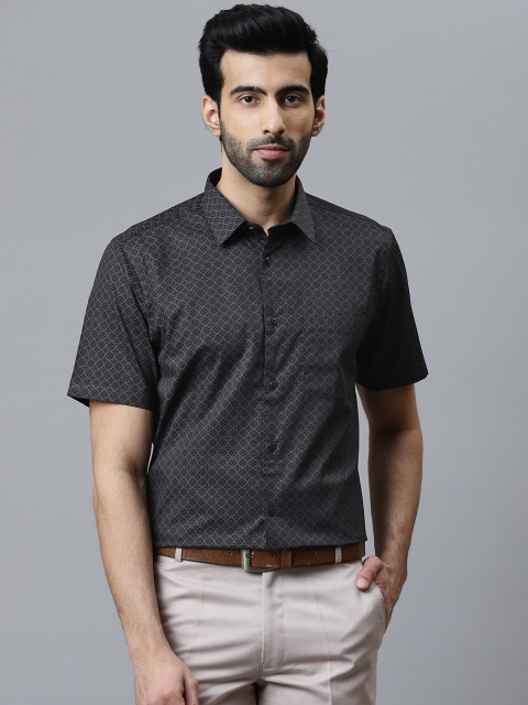 

Blackberrys Men Black & Charcoal Grey Slim Fit Geometric Printed Formal Shirt