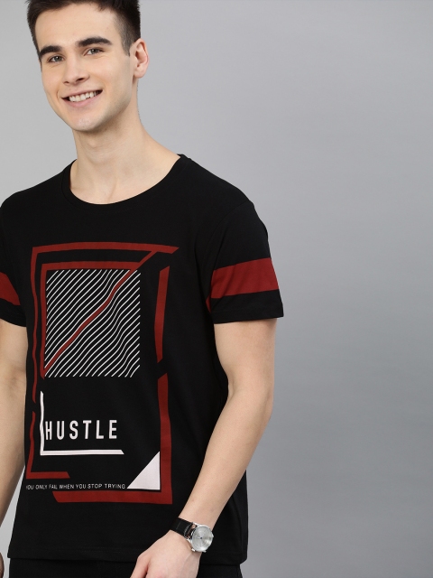 

HERENOW Men Black Maroon Printed Round Neck Pure Cotton T-shirt