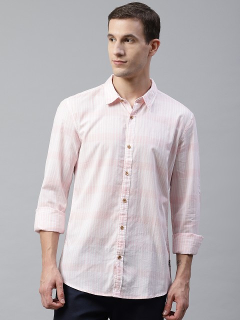 

BEAT LONDON by PEPE JEANS Men Pink & White Slim Fit Checked Casual Shirt