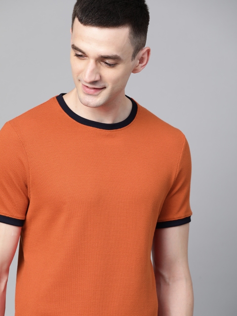 

Mast & Harbour Men Coral Orange Solid Round Neck T-shirt