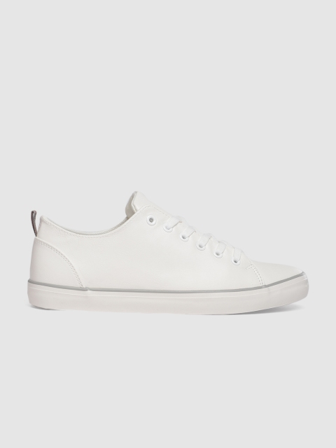 

Mast & Harbour Men White Solid Sneakers