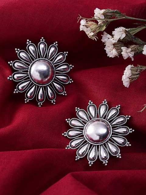

ToniQ Silver-Toned Oxidised Floral Studs