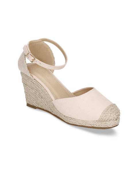 

Truffle Collection Women Nude-Coloured Solid Pumps