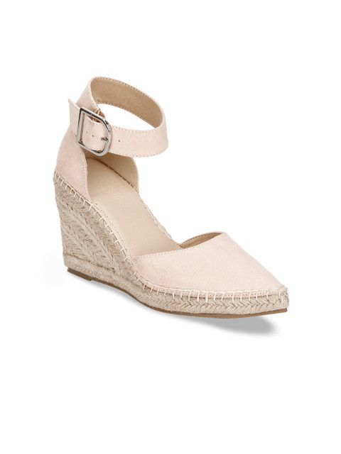 

Truffle Collection Women Nude-Coloured Solid Pumps