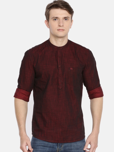 

Chennis Men Maroon Solid Straight Kurta