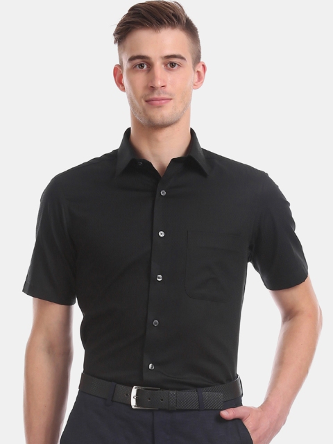 

Arrow Men Black Regular Fit Solid Formal Shirt