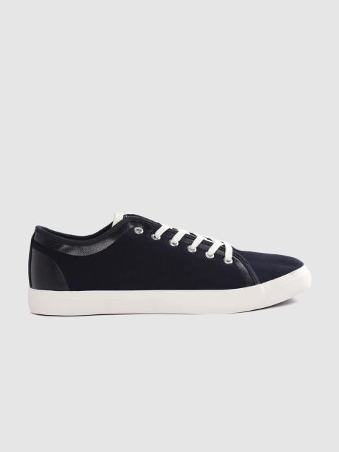 

Roadster Men Navy Blue Solid Sneakers