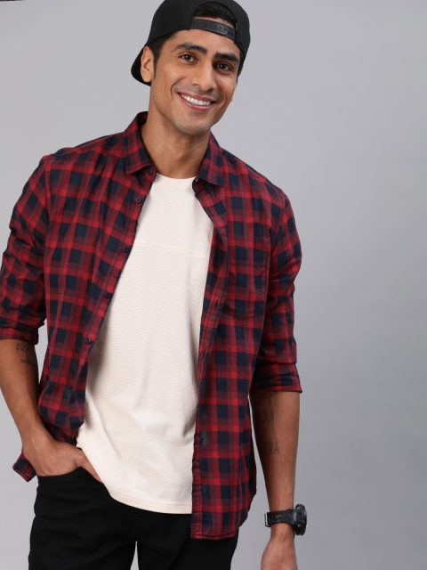 

HERE&NOW Men Red & Navy Blue Slim Fit Checked Casual Shirt