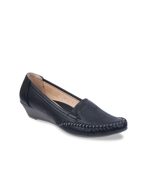 

SALARIO Women Black Solid Pumps