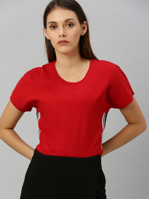 

HERE&NOW Women Red Solid Round Neck T-shirt