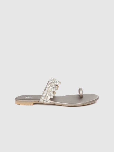 

Anouk Women Silver-Toned Floral Gotta Patti Handmade One Toe Flats