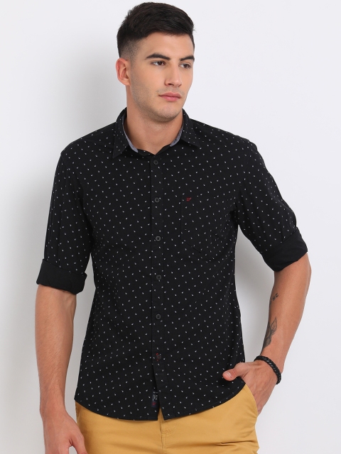 

t-base Men Black & White Regular Fit Printed Casual Shirt