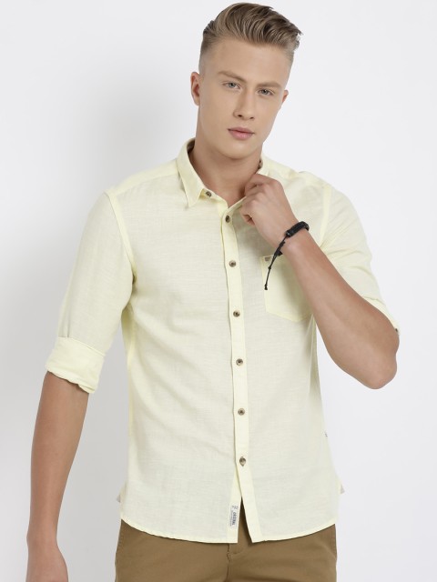 

t-base Men Yellow Regular Fit Solid Casual Shirt