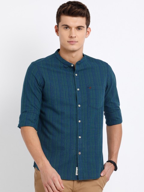 

t-base Men Green & Blue Regular Fit Striped Casual Shirt
