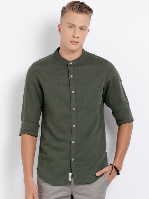 

t-base Men Olive Green Regular Fit Solid Casual Shirt