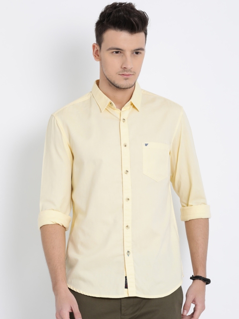 

t-base Men Yellow Regular Fit Solid Casual Shirt