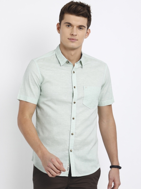 

t-base Men Green Regular Fit Solid Casual Shirt