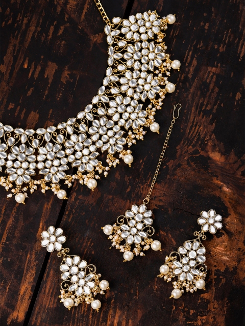 

Zaveri Pearls Gold-Plated & White Kundan & Pearl Embellished Jewellery Set