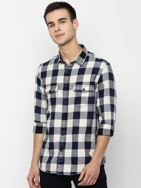 

People Men Navy Blue & Off-White Regular Fit Checked Casual Shirt