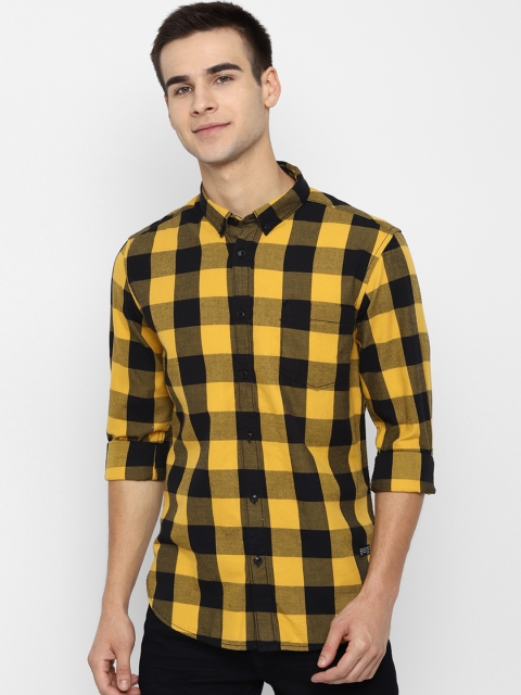 

People Men Yellow & Black Regular Fit Checked Casual Shirt