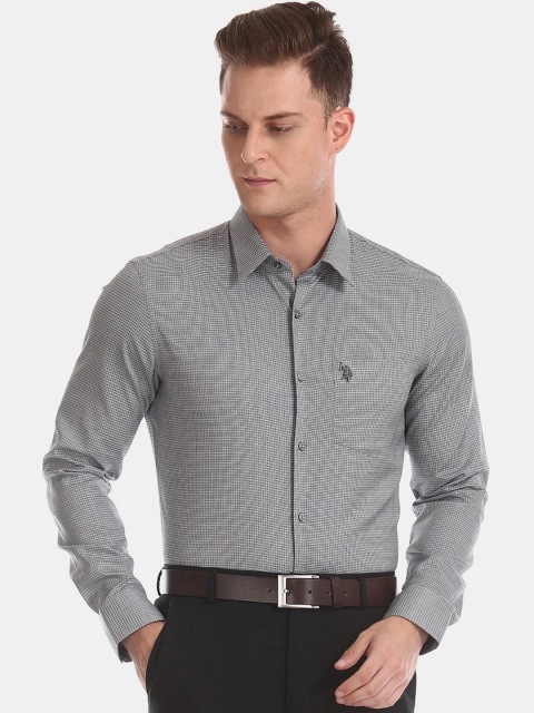 

U.S. Polo Assn. Men Grey Regular Fit Checked Formal Shirt