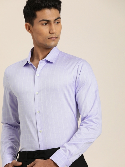

INVICTUS Men Purple & White Regular Fit Striped Formal Shirt