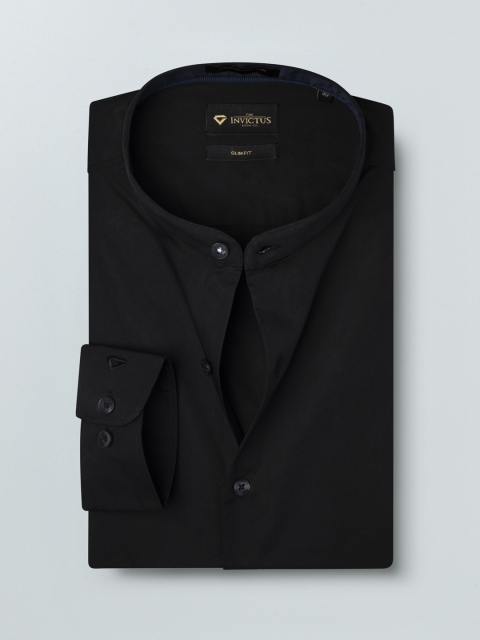 

INVICTUS Men Black Slim Fit Solid Smart Casual Shirt
