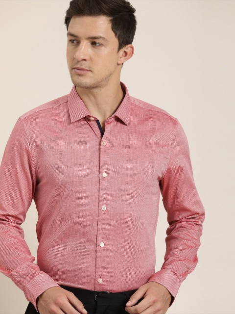 

INVICTUS Men Red Slim Fit Checked Formal Shirt