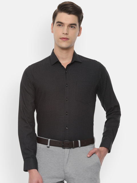 

Van Heusen Men Black & White Slim Fit Checked Formal Shirt